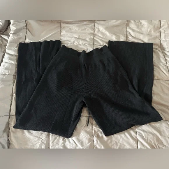 UNIQLO Women’s Washable Ribbed Knit Pants - Picture 5 of 6